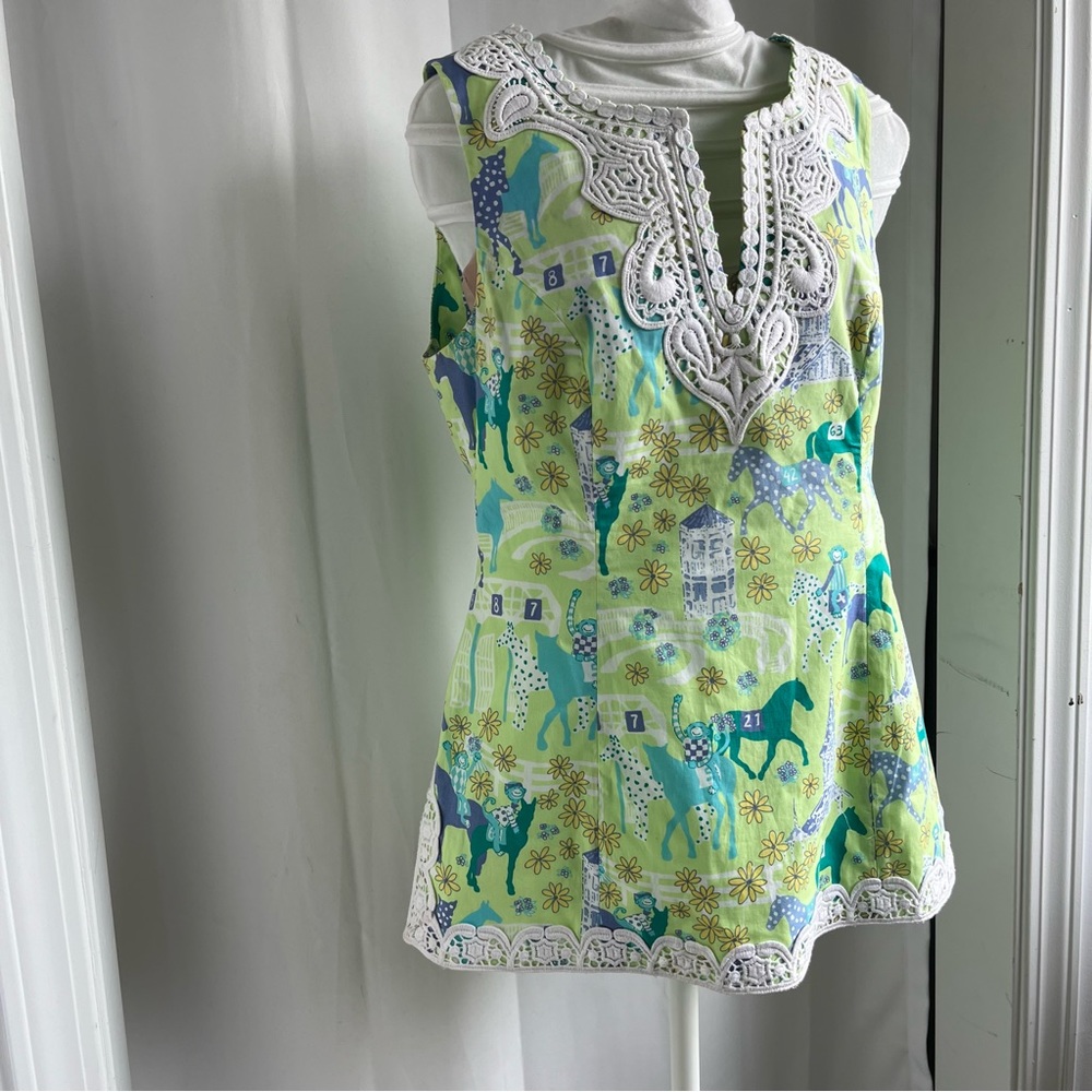 Lilly Pulitzer Tunic, Size 6,
Derby Horse Themed Top